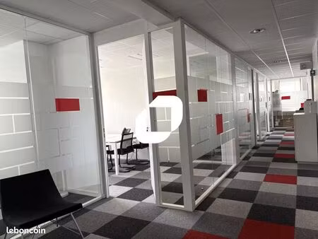bureau 2 208 m²