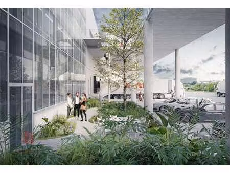 34 363 m² d'entrepôt logistique avec 620 m² de bureaux en...