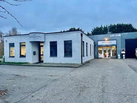 entrepôt 750 m² avec bureaux – zoning nord de wavre