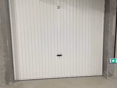 location parking à aix-les-bains (73100)  135 €