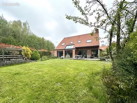 villa 5 pièces 150 m²