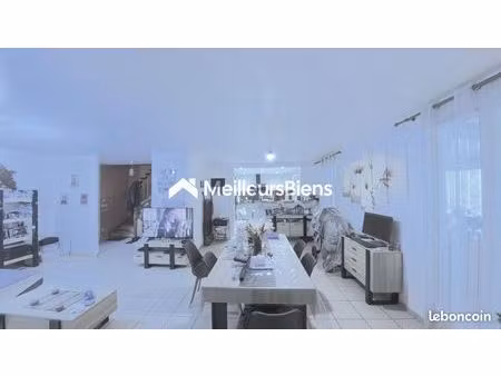 maison 7 pièces 151 m²