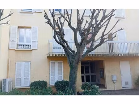 location appartement  86 m² t-4 à la farlède  1 500 €