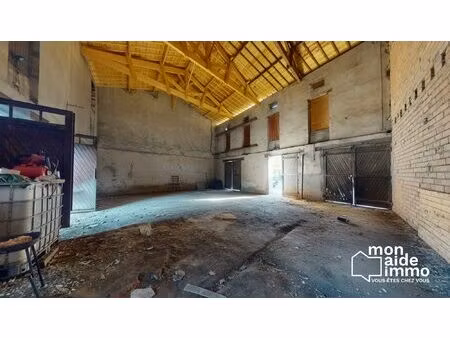 vaste garage plein centre