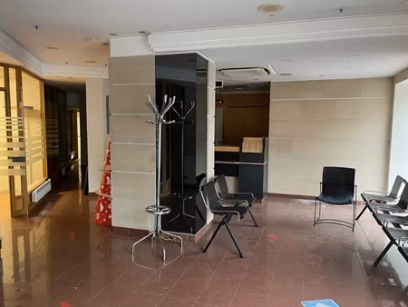 local commercial 147 m2 - reims