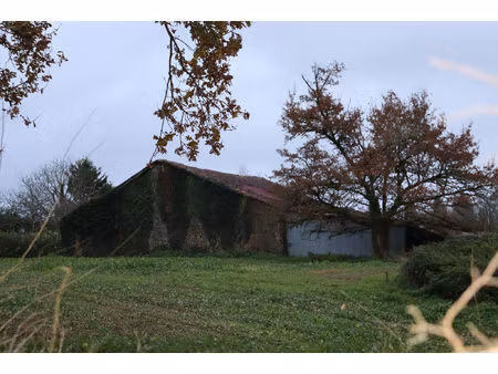 ancienne grange en pierre à maisonnais-sur-tardoire
