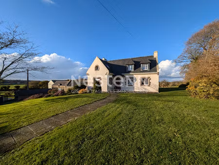 ensemble immobilier à vendre à plumelin - 12 hectares de terre