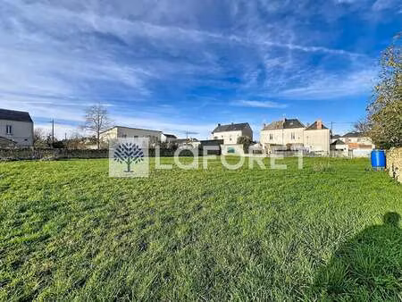 vente terrain à thouars (79100) : à vendre / 923m² thouars