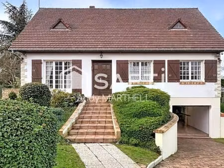 maison traditionnelle au calme de la campagne