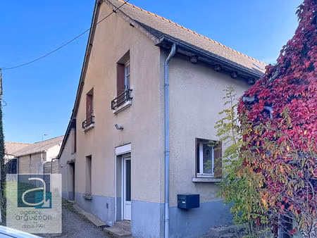 plumaugat - maison de bourg en pierre ? idéale pour un projet d'investissement ou de rénov