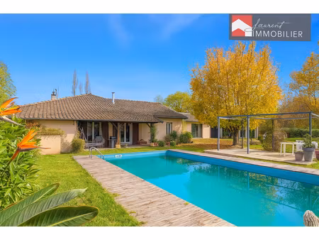 agréable maison avec piscine proche de pont-de-vaux