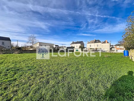 terrain thouars 923 m2