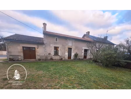 maison en pierre à rénover à sèvres-anxaumont (84 m²)  avec grand terrain et dépendances