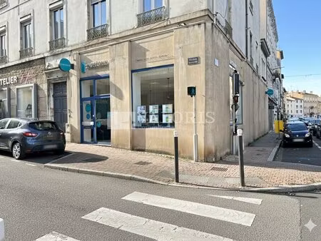 location local commercial 130m² villefranche sur saone 69400