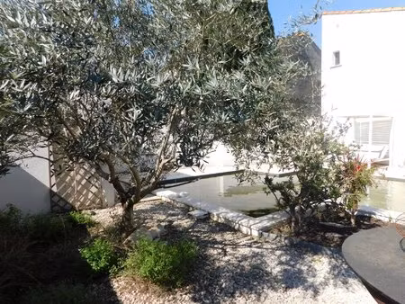 maison de ville avec jardin et piscine quartier mouleyres