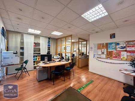 local commercial à louer 79.27 m² - tours (37) - 2 053€