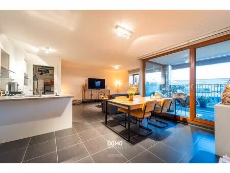 instapklaar 2 slaapkamer appartement met prachtig ruim terras te bilzen centrum