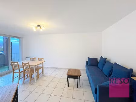 t2 45m² meublé avec balcon et parking en sous-sol