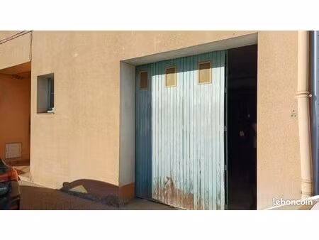 parking 180 m² l isle jourdain