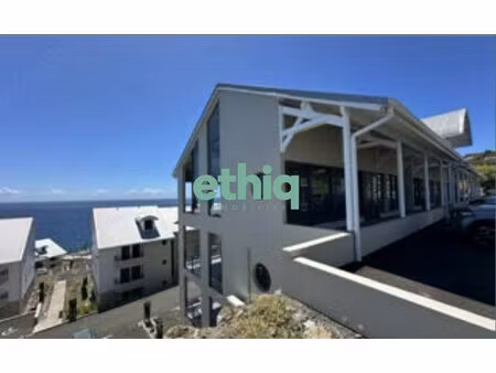 local d'activité 44 m² – vieux-fort (face à la mairie)