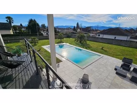 villa 8 pièces 165 m²