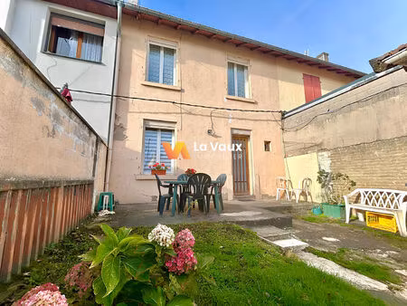 maison neuves maisons 3 pièces  terrasse  jardin  et parking privatif.