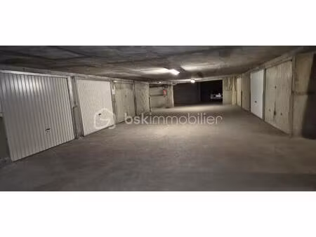 parking de 24 m² à gentilly