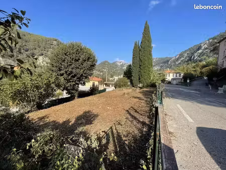 terrain 300 m² peillon