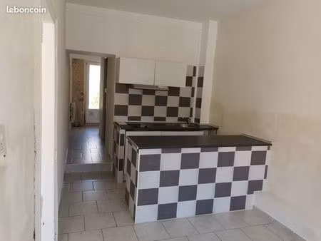 location appartement 40m2 - remoulins 30210 - disponible a partir janvier 26