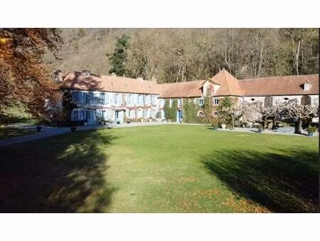 maison bourgeoise au pied des pyrénées 400 m2