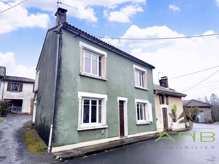 ? maison avec grange et terrain – roussines  charente