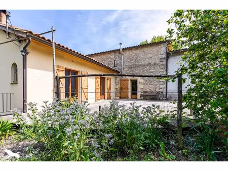 vente maison 6 pièces 166 m² à saint-martin-de-laye (33910)  312 000 €