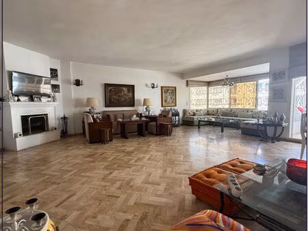 exceptionnel appartement 258m2 sur la prestigieuse rue ain harrouda ? casablanca