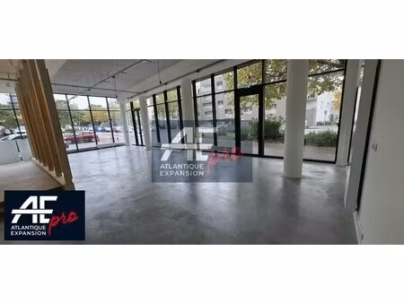 location local commercial 144m² st nazaire 44600