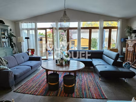 maison bourgeoise rénovée ? prestations haut de gamme ? centre de cozes