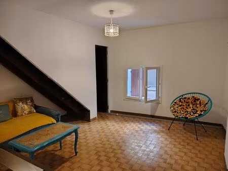 tavernes  maison de village de 2 étages rénovée.