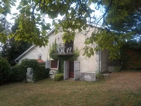 ferme transformée impressionnante au sommet d’une colline  7 chambres avec 2 acres de...