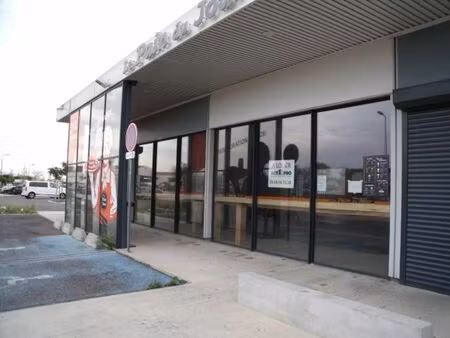 location local commercial 376m2 perpignan 66000 - 4100 € - surface privée