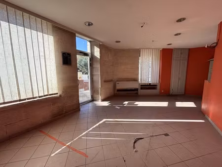 local commercial 2 pièces - 55 m²