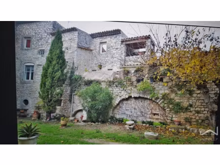 vente propriété 7 pièces 300 m² à la garde-adhémar (26700)  550 000 €