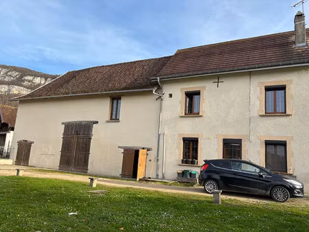 maison de famille avec dépendances  piscine sur grande parcelle plate et arborée