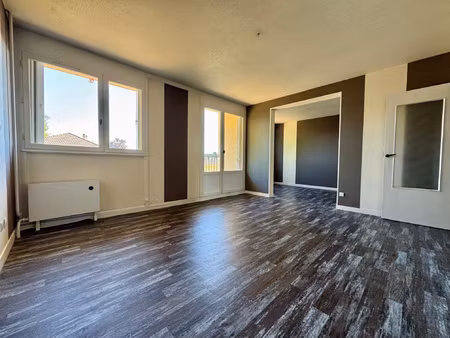 à vendre appartement t4 traversant de 77 m2 panazol cent