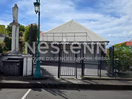 à louer local commercial de 286m² à rivière aux herbes basse-terre