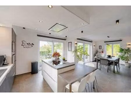 magnifique maison 3 chambres avec garage  terrasse et jardin