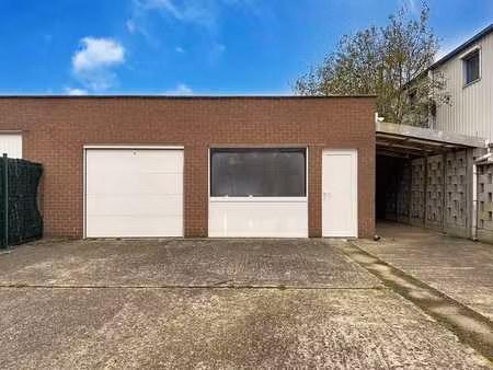 entrepôt rénové à deux pas de l'aéroport de liège !