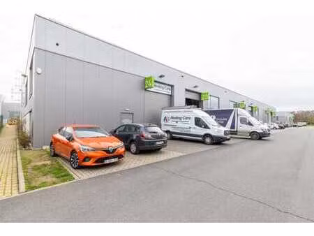 location sans tva !! | entrepôt 230 m² + 81 m² de bureau