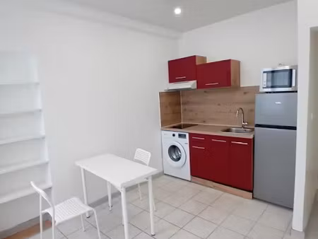 location meublée appartement 1 pièce 20 m² à cergy (95000)  750 €
