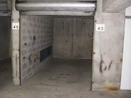 vente garage et parking à orvault (44700) : à vendre / orvault