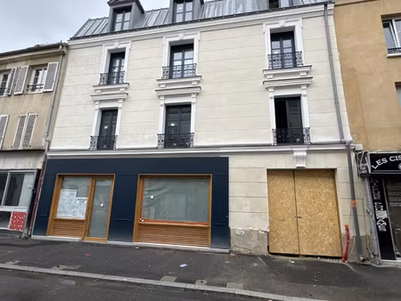 **à vendre : boutique : local commercial brut de 105 m2 à cl
