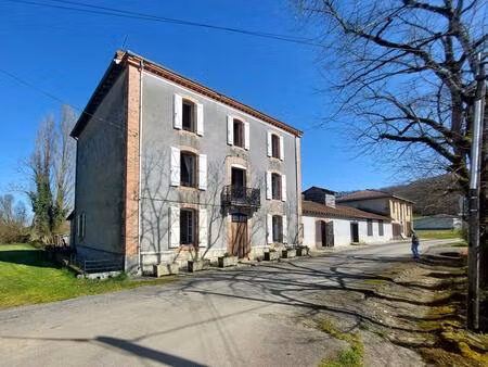 maison de caractere de 230 m² et ses dependances - entre aurignac et boulogne sur gesse